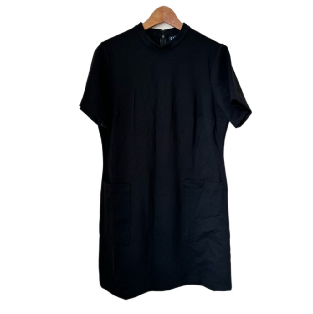 GAP Black Mock Neck Shift Dress with Front Pockets. Size 14